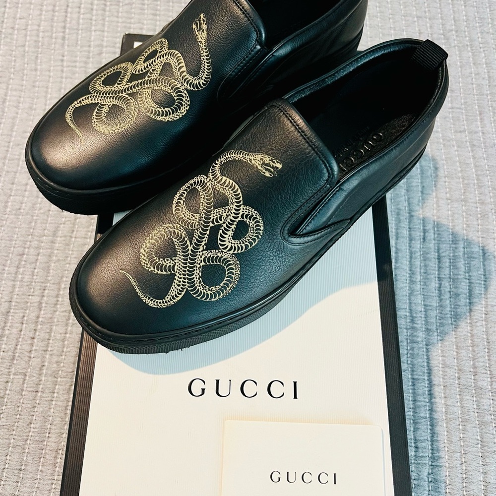 Mint Gucci Men's Black Snake Slip-On Shoes G7 but fits like a men’s US8.5 to 9